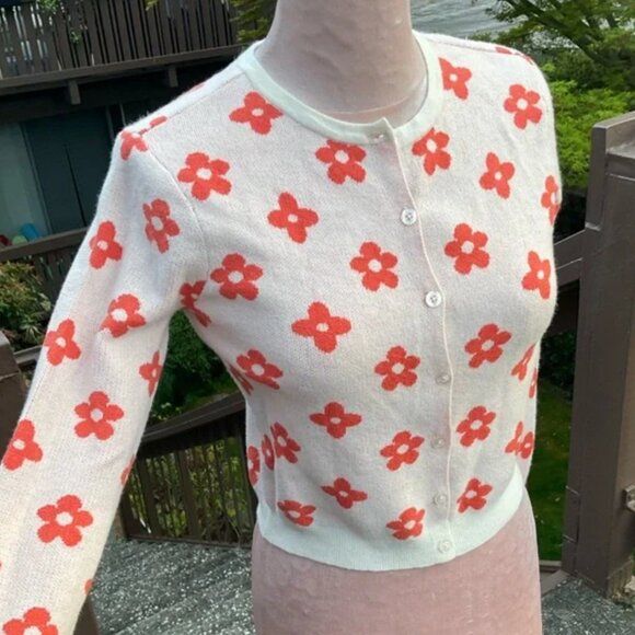 wild fable Sweaters - Wild Fable white knit box cut cardigan w/orange flowers, cropped stretch, Medium